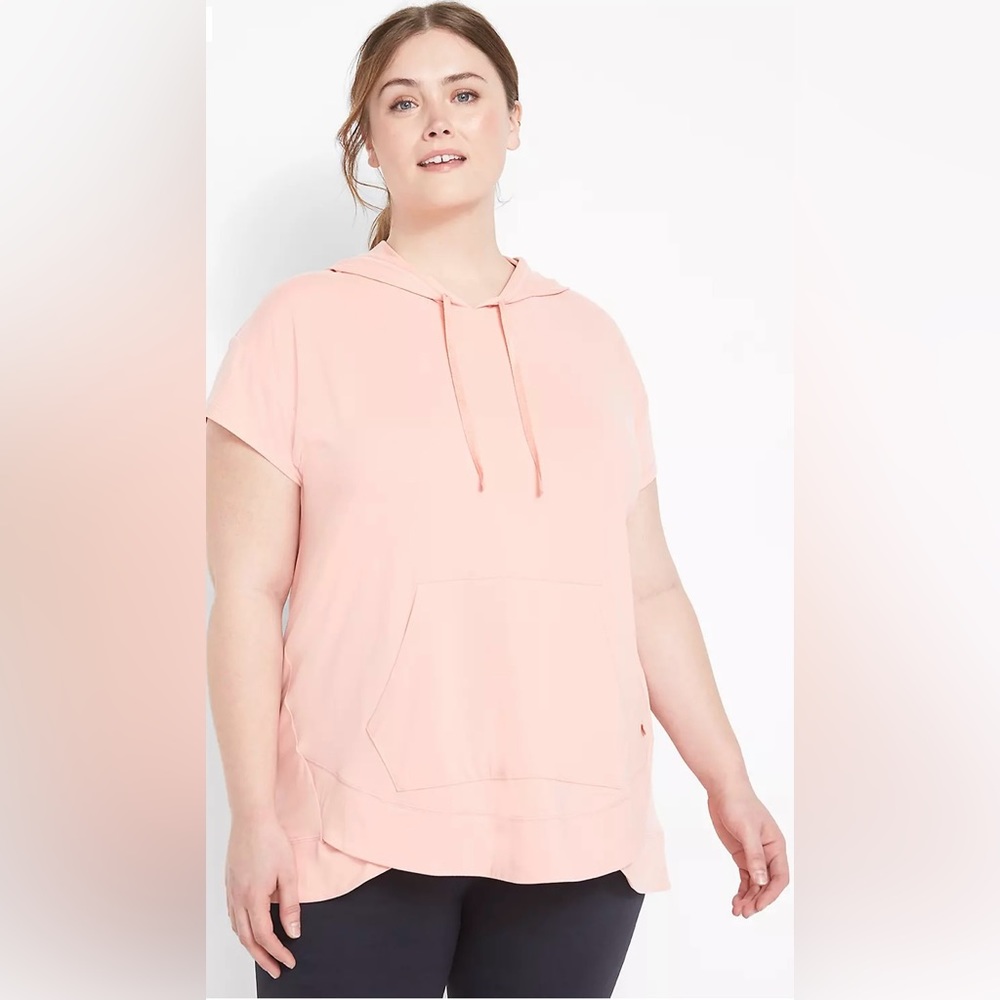 Lane Bryant
LIVI Short Sleeve Hoodie
Size: 14/16
Color: Peaches & Cream